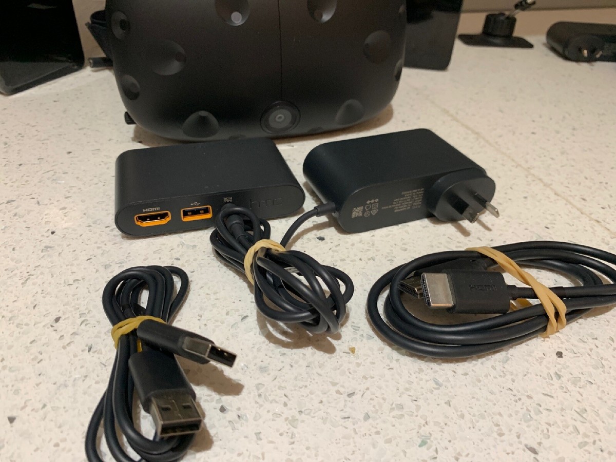 HTC VIVE Virtual Reality Headset 99HALN006-00, 2xSENSORS HTC VIVE Virtual Reality Headset 99HALN006-00, 2xSENSORS
