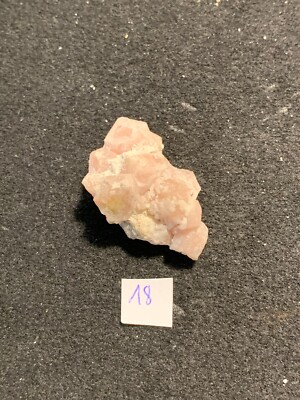Granat, Var. Grossular rosa, Sierra de Cruces, Mexiko