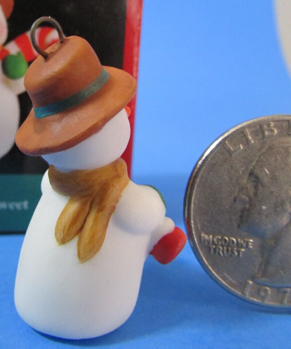 1991 Hallmark Miniature Ornament COOL 'N' SWEET - Picture 4 of 13