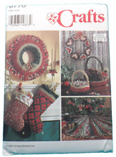 Simplicity 8770 Christmas Crochet Wreaths, Stockings, Tree Skirt, Ornaments UC