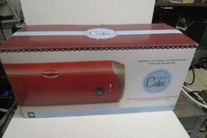 Circuit cake cutting machine with extras