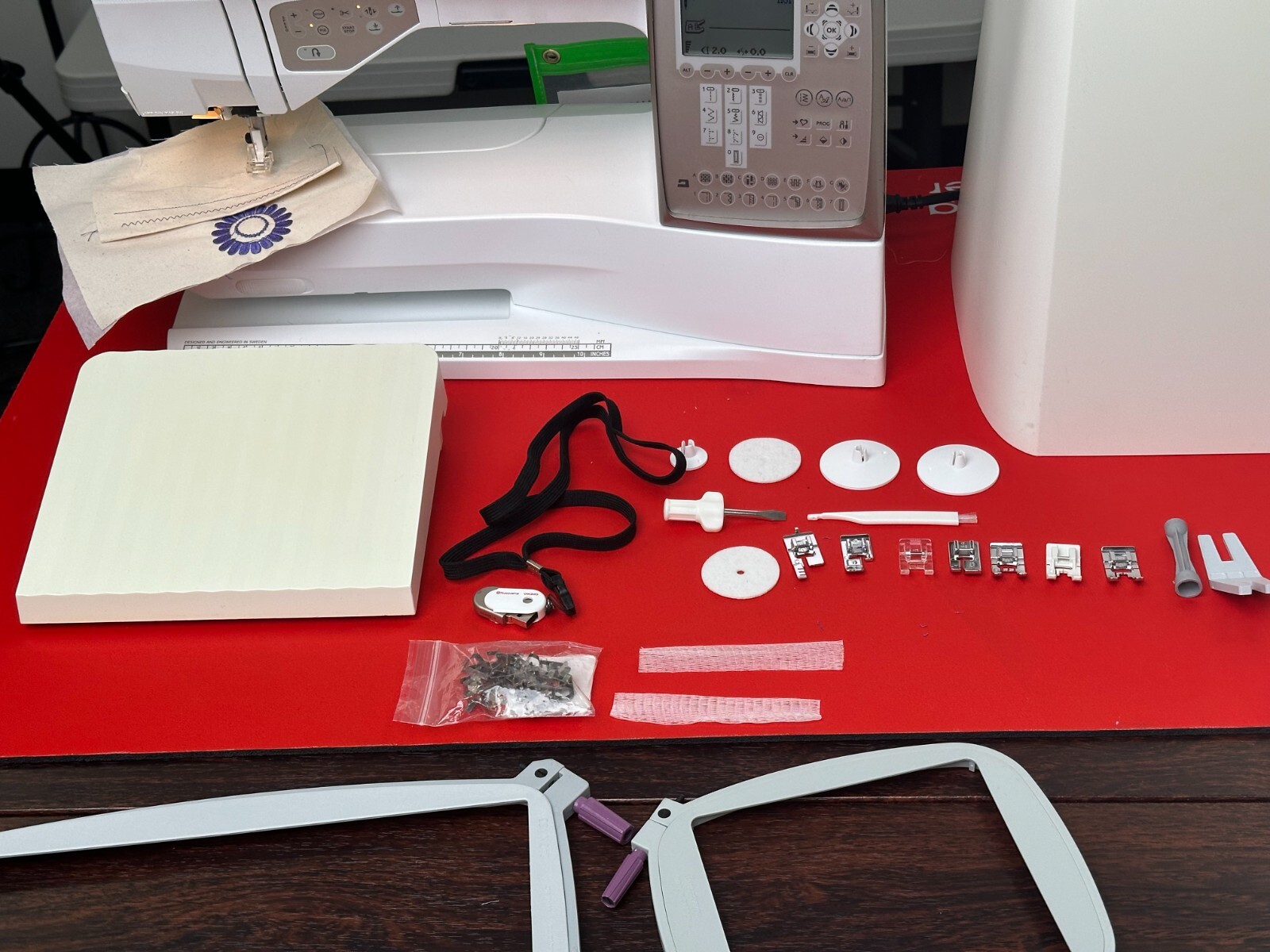 Husqvarna Viking Designer TOPAZ 30 Sewing Quilting & Embroidery Machine