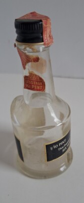 Vtg Seagram's Benchmark Premium Bourbon Mini 1/10 Pint Empty