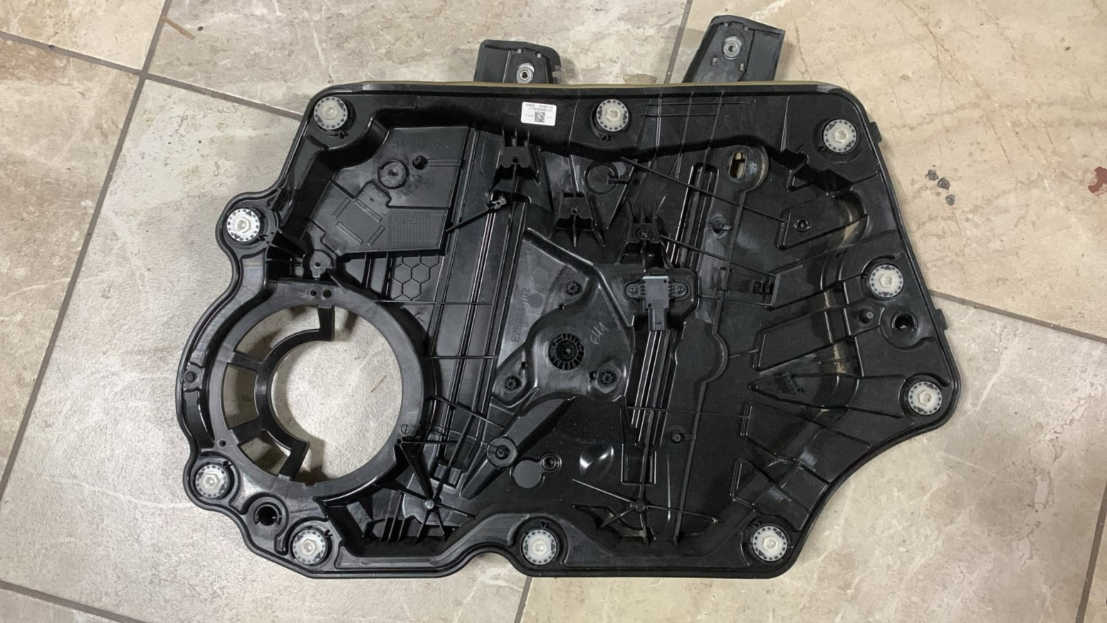 Originale Meccanismo alzavetro porta anteriore destra FORD PUMA 2021 L1TB-S23200