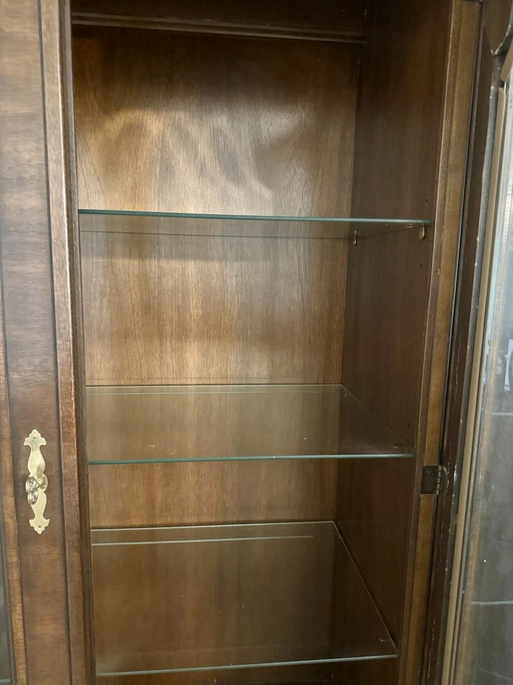 Gabinete de China Drexel Heritage Caoba Vintage Dos Piezas Foto 3 de 4