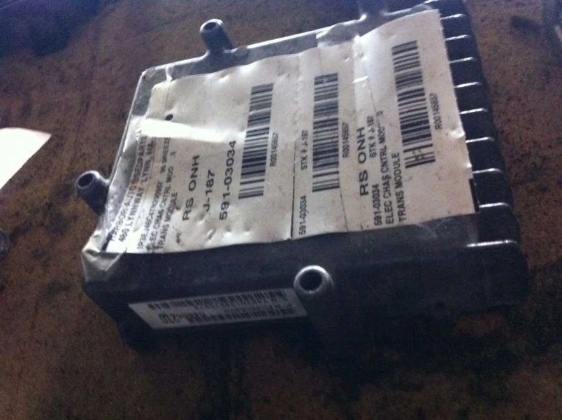 96 CHASIS CIRRUS MÓDULO TRANSMISIÓN ECM GUARDABARROS IZQUIERDO Foto 3 de 4