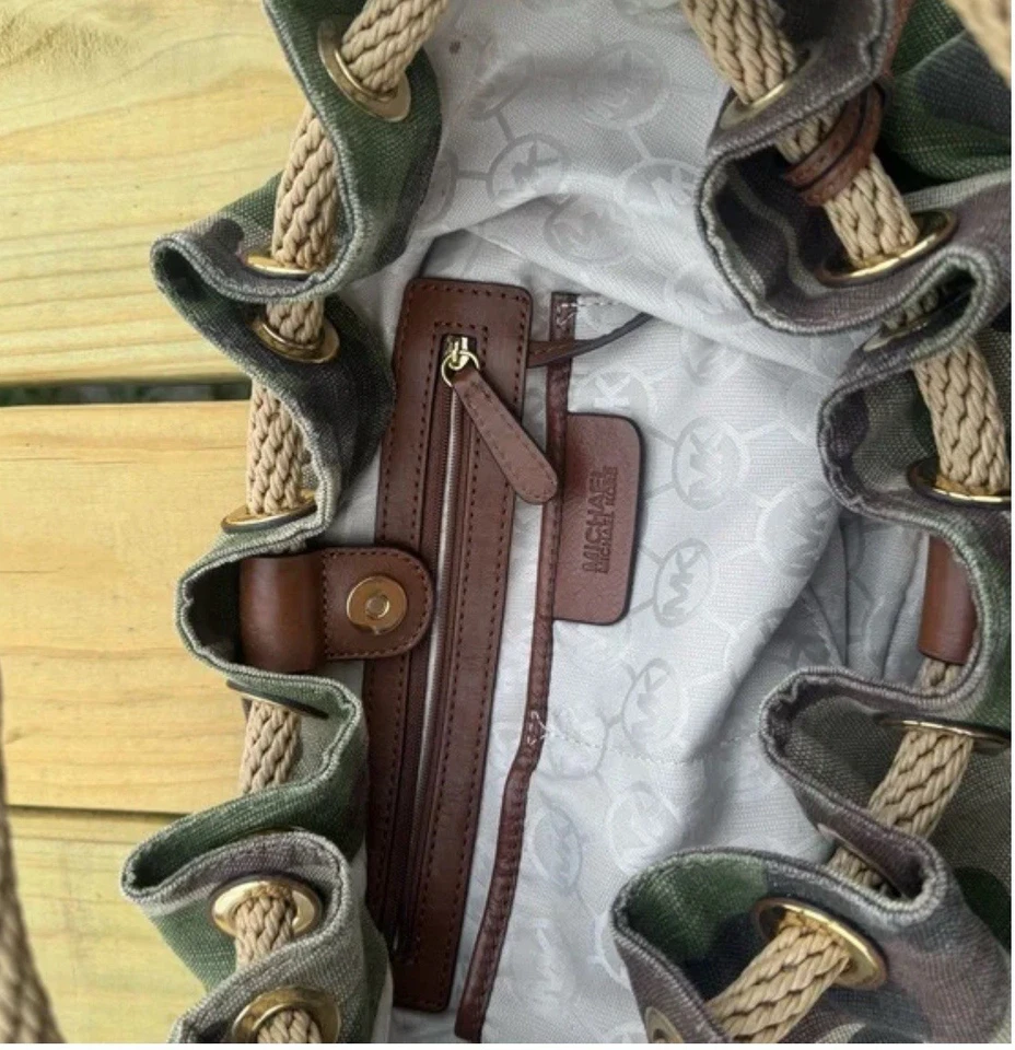 Bolso de lona Michael Kors camuflaje Foto 4 de 4