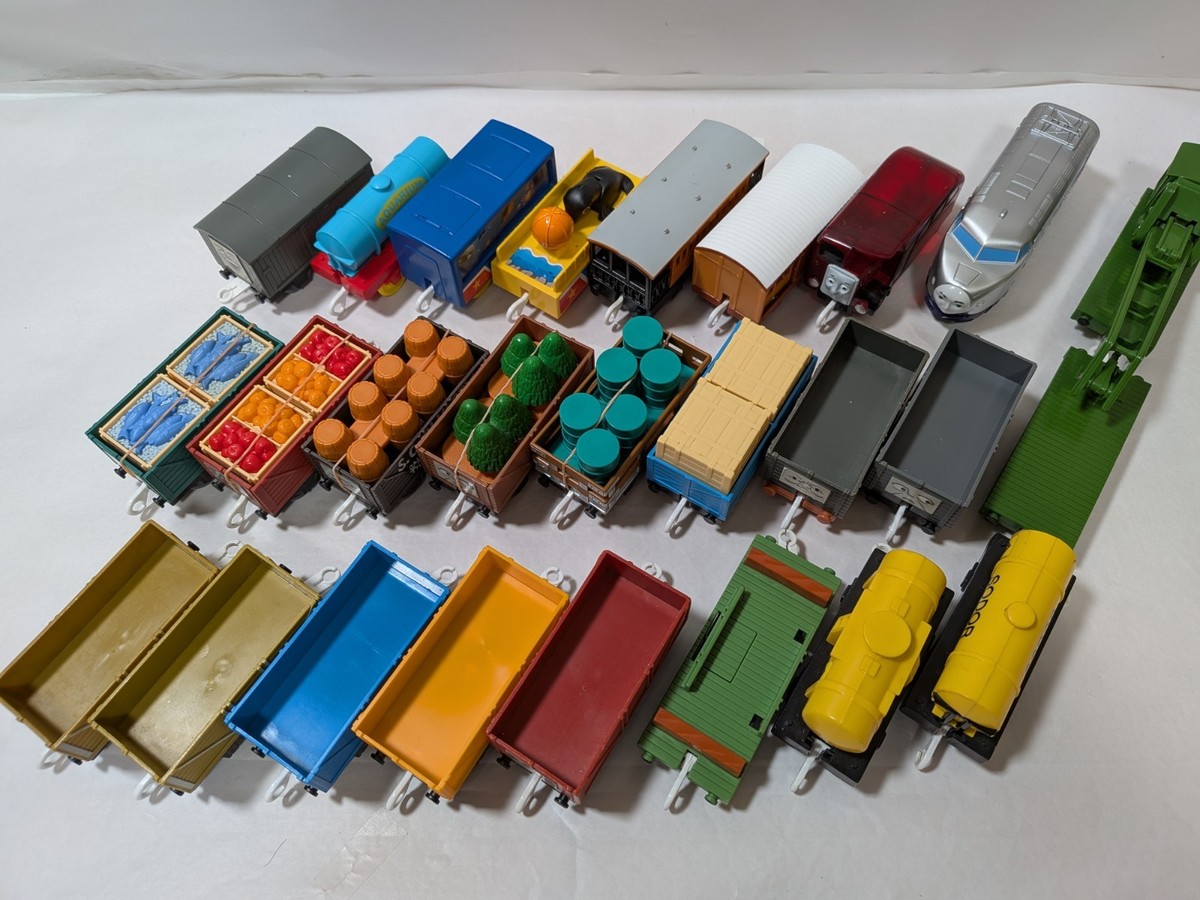 Thomas & Friends TOMY Plarail Trackmaster Freight Car Set Lot 100  display picture 1