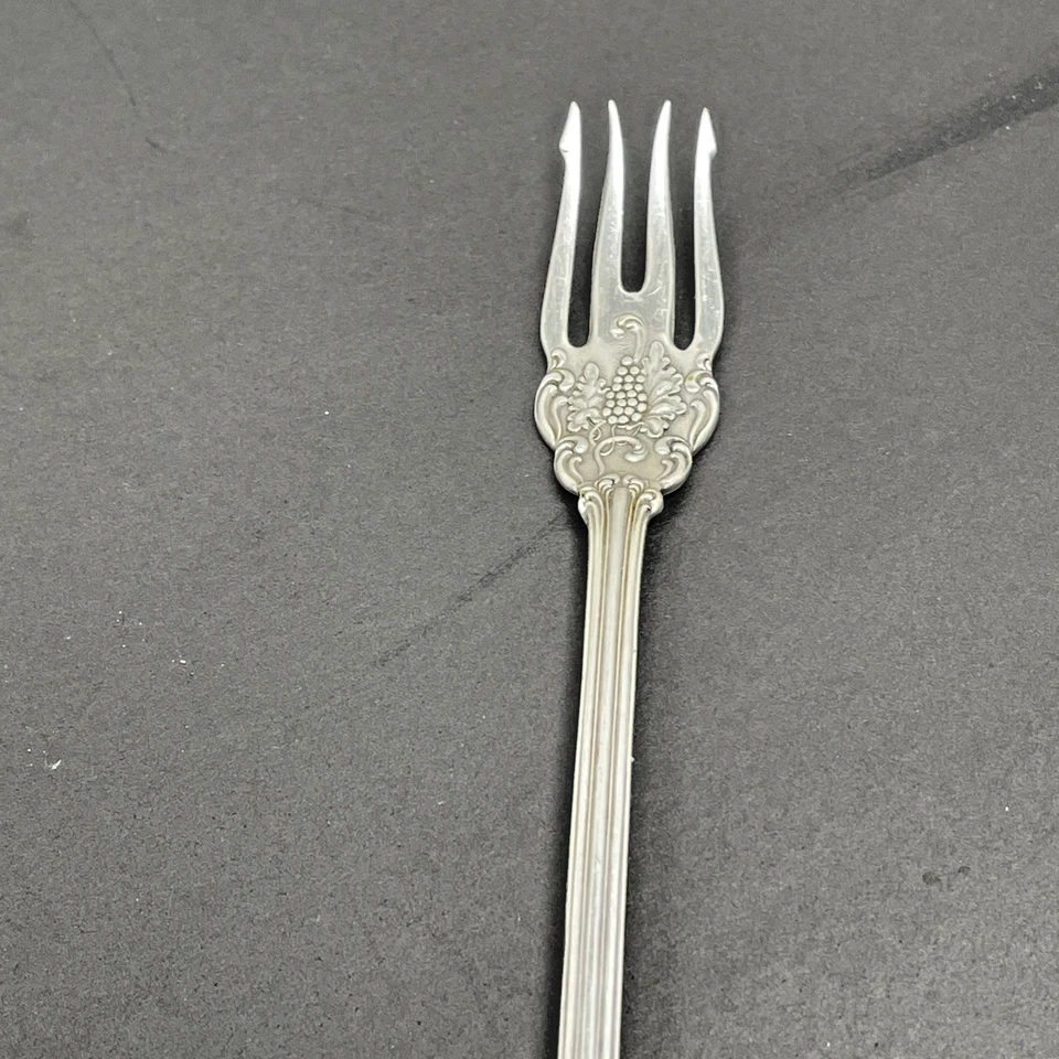 Tenedor encurtido u oliva plateado Moselle American Silver Co sin monograma 8,25 pulgadas Foto 2 de 4