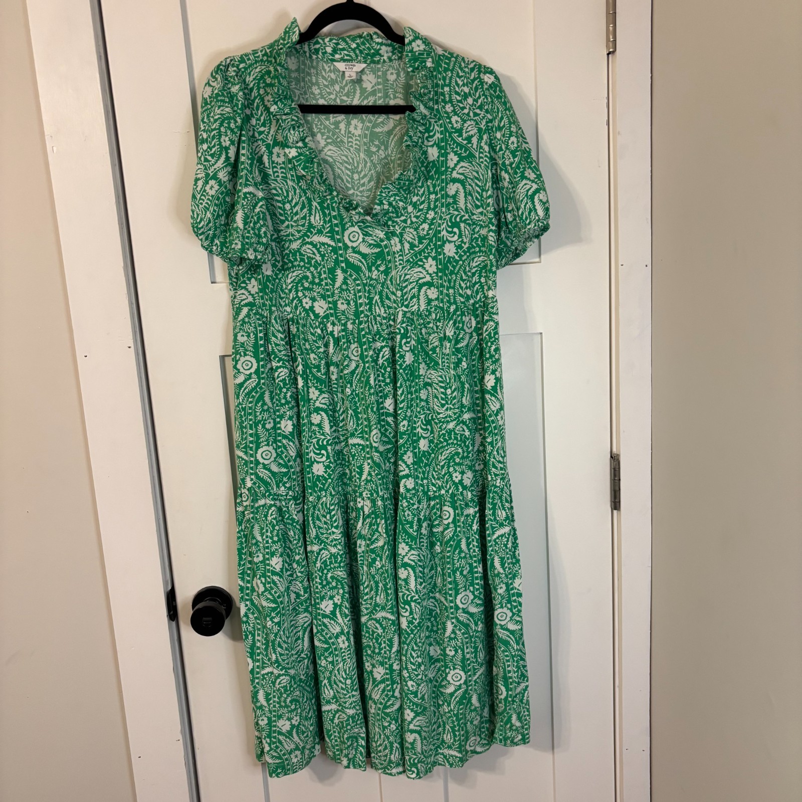 Women's Green & White Paisley print Capped Sleeve Tiered Midi Dress Pockets Chic