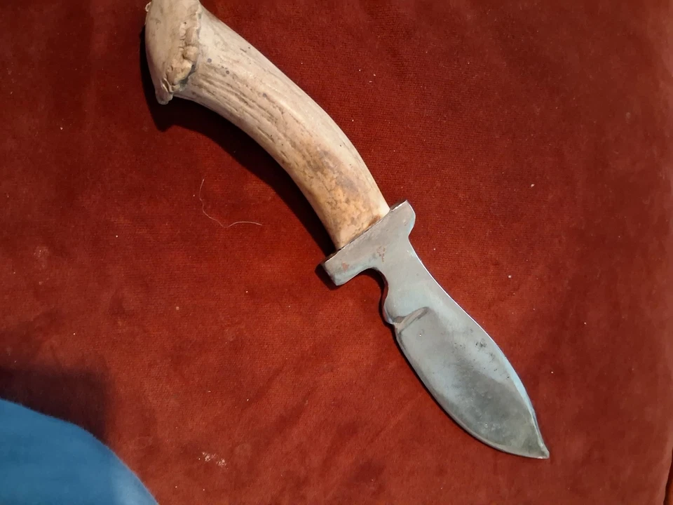 EARLY HUNTING KNIFE BY B - Image 2 of 4