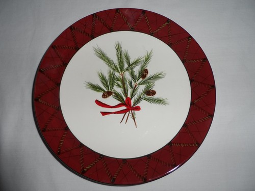 Set of Three David Carter Brown Holiday Greens Salad Plates Holiday Home Accents - Picture 3 of 11