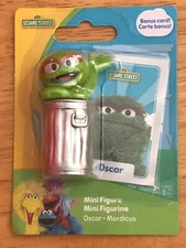 SESAME STREET OSCAR the Grouch mini figure 2.25" tall Just Play with CARD NEW