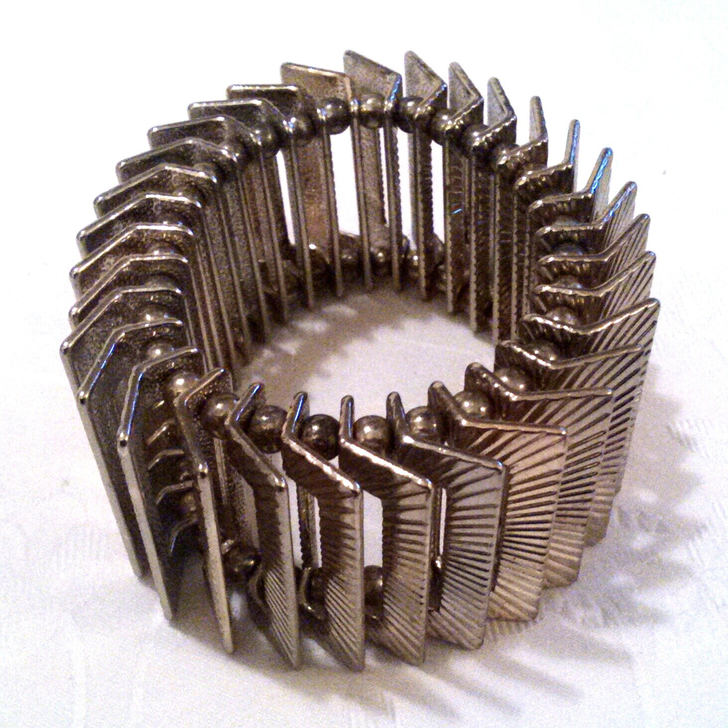 Gold Tone Bold Link Stretch Statement Bangle Brac… - image 1