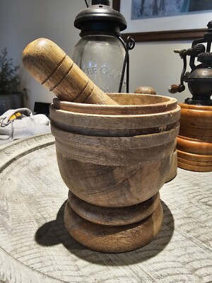 Wooden Mortar and Pestle Set for Grinding and Crushin Practical kitchen tools