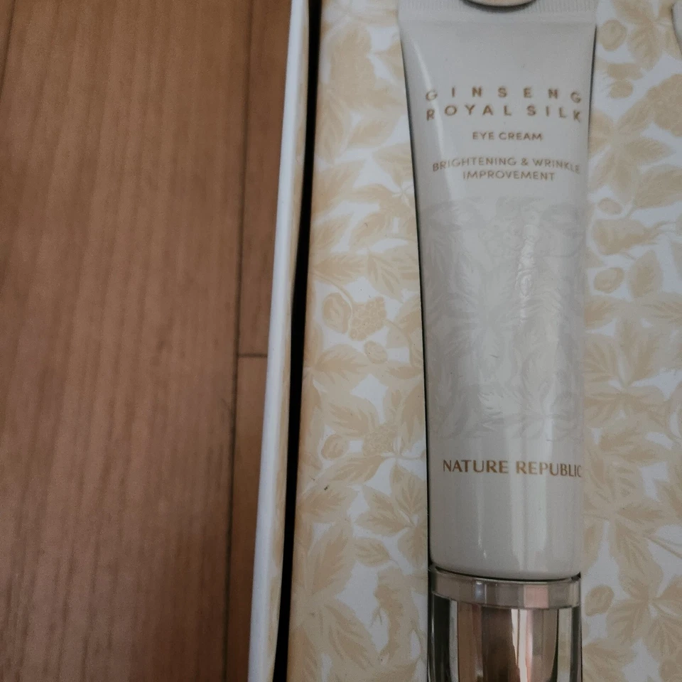 Nature Republic Ginseng Royal Silk Watery Cream with Eye Cream Special Set - Image 4 of 4