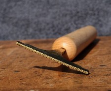 Filet ornamentowy Filet Mosiądz Złocony Introligator Ręczne pozłacanie Introligator .