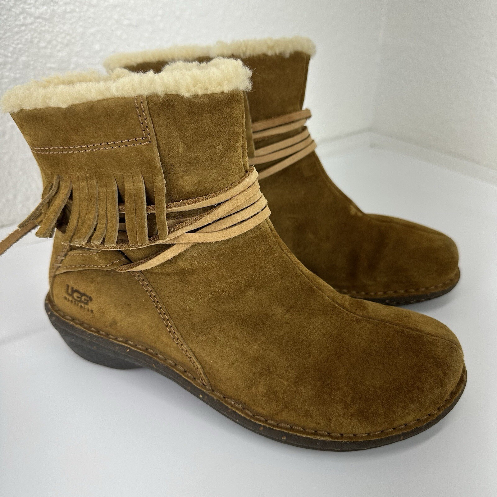 SAOLA Stivali Ugg strutturati donna 8 suola gomma scamosciata frange castagno boho western