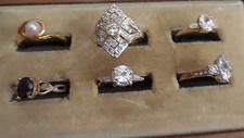 COLLECTION OF 6 BEAUTIFUL FASHION RINS GOLD TONE METAL