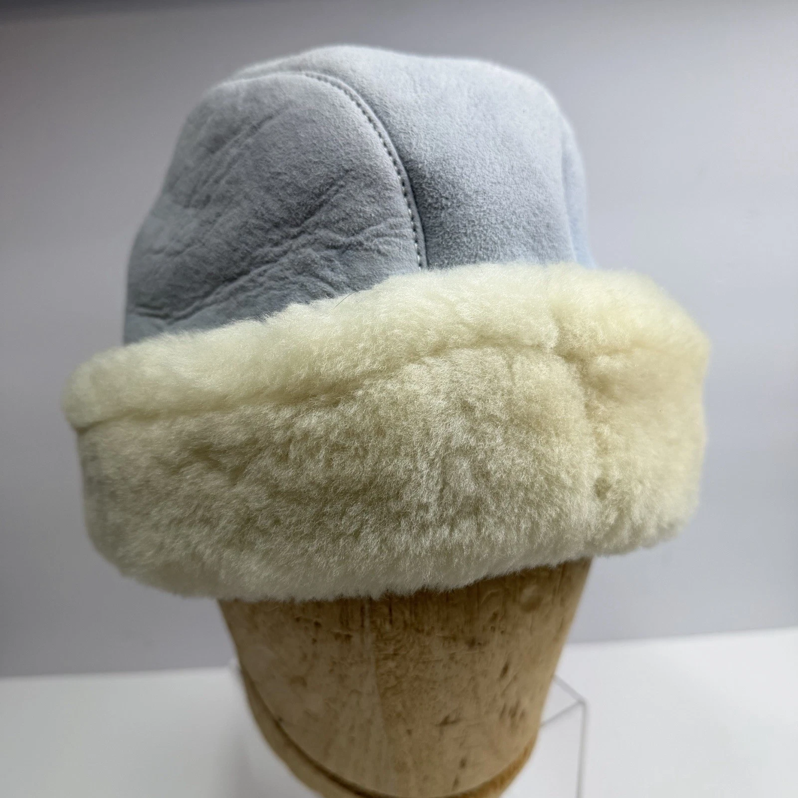 Australian Cream SHEEPSKIN SHEARLING Fur Hat Size L Baby Blue Suede
