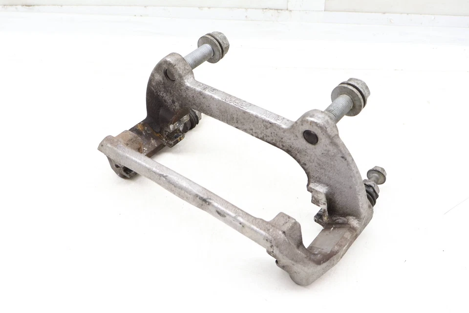 VW TIGUAN 2018-2024 - Soporte portador de pinza de freno delantero derecho 3Q0615126 Foto 2 de 4