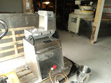 SOLIA M 5 Küchenmaschine ,Gemüseschneider ,Fleischwolf,Teigmaschine, Steaker