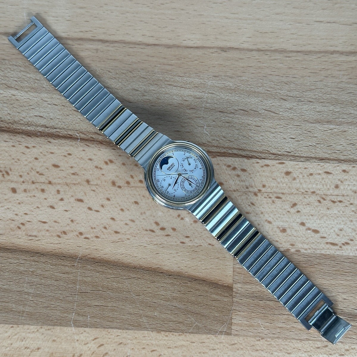 SEIKO Quartz Monophase Calendar Water Resistant 7F39-6000 Great