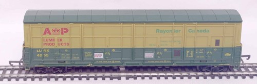 Life-Like Trains HO Thrall Door Rayonier box car - boxed - Canadian - Picture 5 of 8
