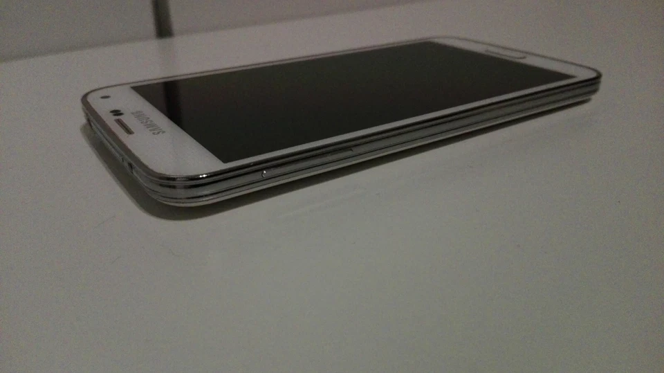 SAMSUNG GALAXY S5 SM G900F 16GB BIANCO WHITE GRADO A + SCATOLA + ALIMENTATORE - Immagine 4 di 4