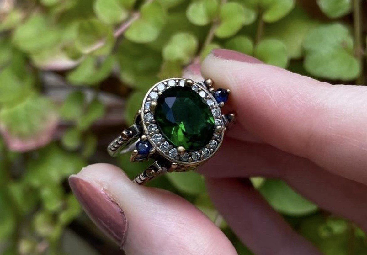 Reversible Two Tone Gemstone - image 3