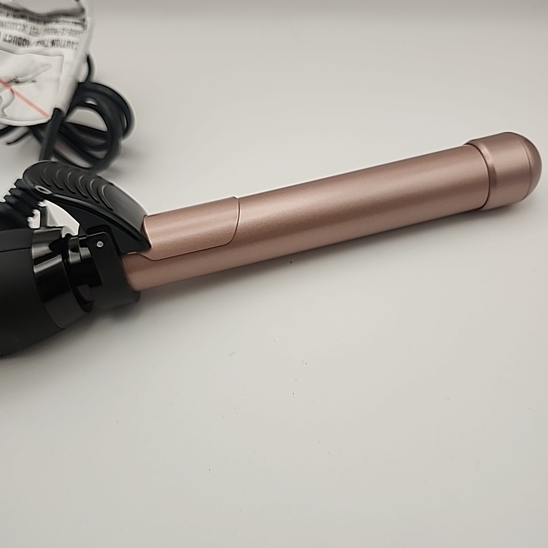 The Beachwaver Rotating Curling Iron Automatic 1" Ceramic Curling Iron