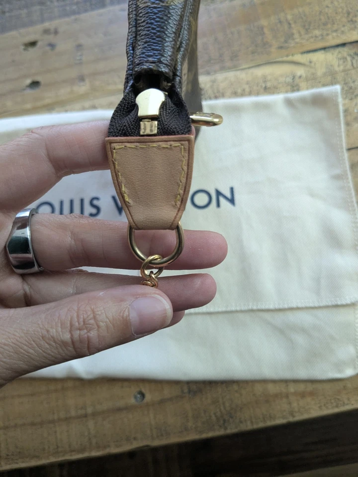 SALE!-Auth Louis Vuitton Pochette Accessoires Limited Edi Monogram Canvas Mini - Image 3 of 4