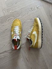 Nike General Purpose Shoe Sulphur Yellow | UK9.5 | Used