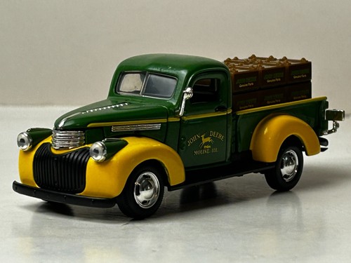 Gearbox 1/43 Scale 1941 Chevrolet Pickup Truck, John Deere Service - Picture 4 of 12