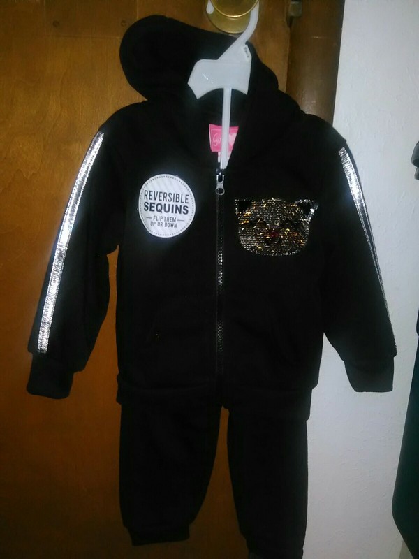 Girl's 2 Piece Sequins Sweat Suit/Jogging Outfit W/Hood * Size 18 M * Brand New!