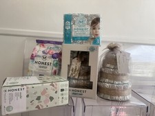 Honest Diapers 2 Diaper Cakes 1 Pack Honest Baby Wipes 2 Large Packs