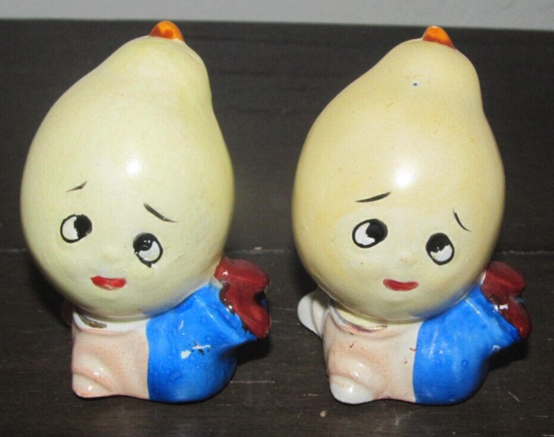 VINTAGE ANTHROPOMORPHIC YELLOW VEGGIE FRUIT HEADS SALT & PEPPER SHAKERS ~ JAPAN!