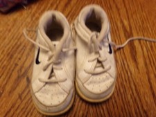  TODDLER BOYS NIKE SNEAKERS SIZE 5 L 116