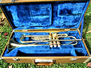 YAMAHA YTR-232 TRUMPET,  MADE IN JAPAN, CASE