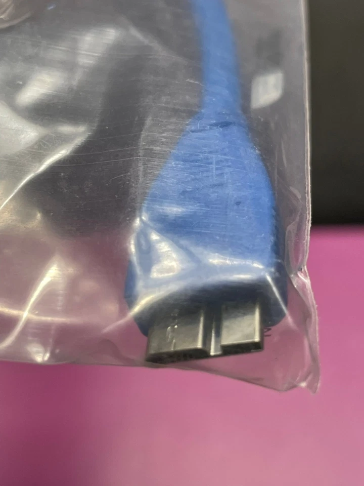 StarTech USB3SAUB1 1ft SuperSpeed USB 3.0 A Male to Micro B Male Cable – Blue - Image 4 of 4