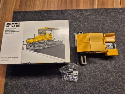 NZG No.395  DEMAG DF 140 CS Deckenfertiger mit OVP 1:50 OVP Baumaschine