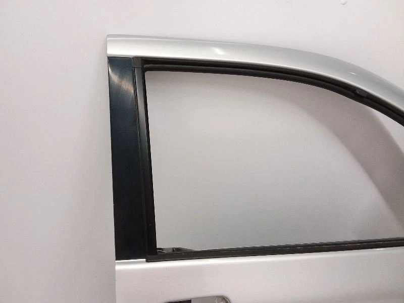 1999-2001 Isuzu VehiCROSS Passenger Right Front Door Silver Foto 4 de 4