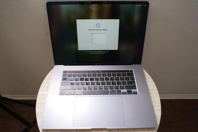 Apple MacBook Pro A2141 16"  2019 8-CORE I9 2.4GHZ 64GB 1TB SSD RADEON 5500M