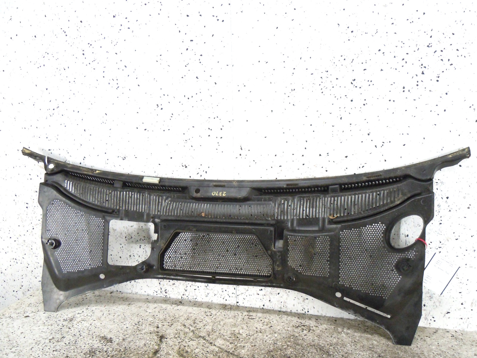 2006 06 Bentley Continental Flying Spur Front Windshield Cowl Trim Panel OEM