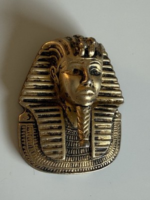 Vintage KING TUT Pendant GOLD TONE 1970s EGYPTIAN New Orleans Exhibit- 1 7/8 