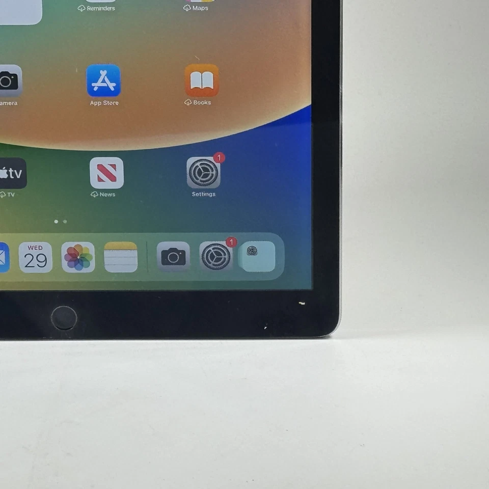 Apple iPad Pro 1st 12.9" 128GB Grey Wi-Fi + 4G Unlocked Smashed Screen 498 - Image 3 of 4