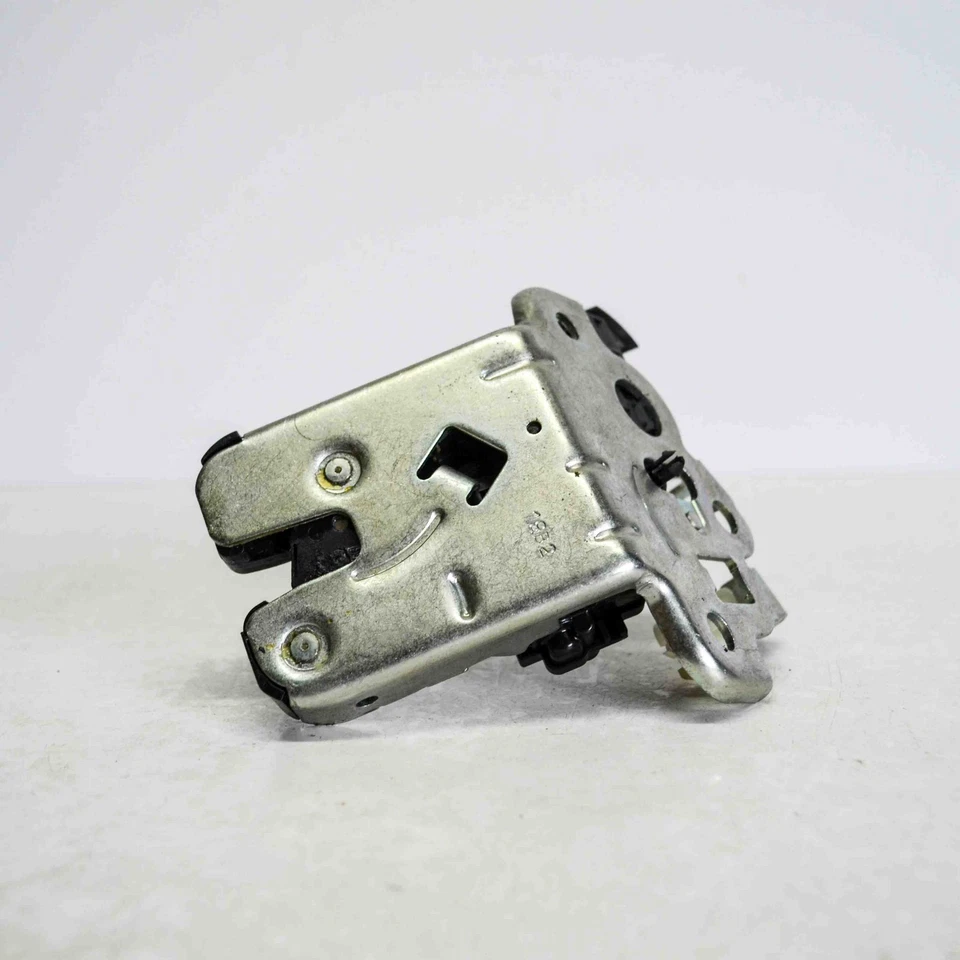 AUDI A1 8X1, 8XK Heckklappenschloss 8K9827505A 1.2 Benzin 63kw 2012 3368235 - Изображение 2 из 4