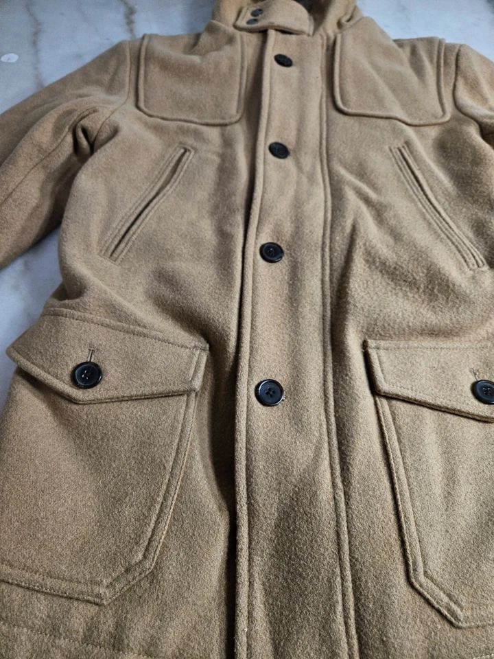 Abrigo de invierno clásico camel con capucha y forro de felpa para niños - GapKids Foto 2 de 4