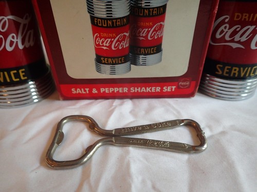 1997 COCA-COLA FOUNTAIN SERVICE SALT & PEPPER SHAKER SET w/ Bonus Bottle opener - Picture 4 of 5