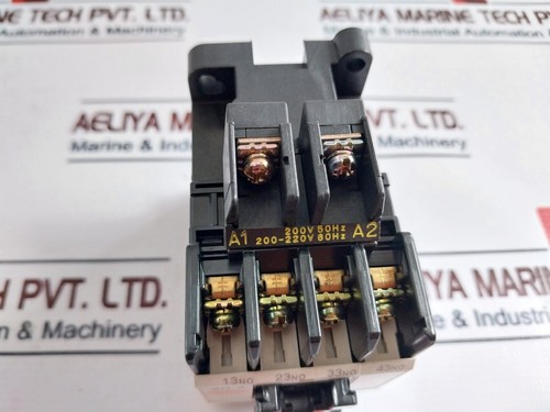 Fuji Electric SH-4 Auxiliary Contactor 200V 50Hz 200-220V 60Hz - Picture 8 of 9